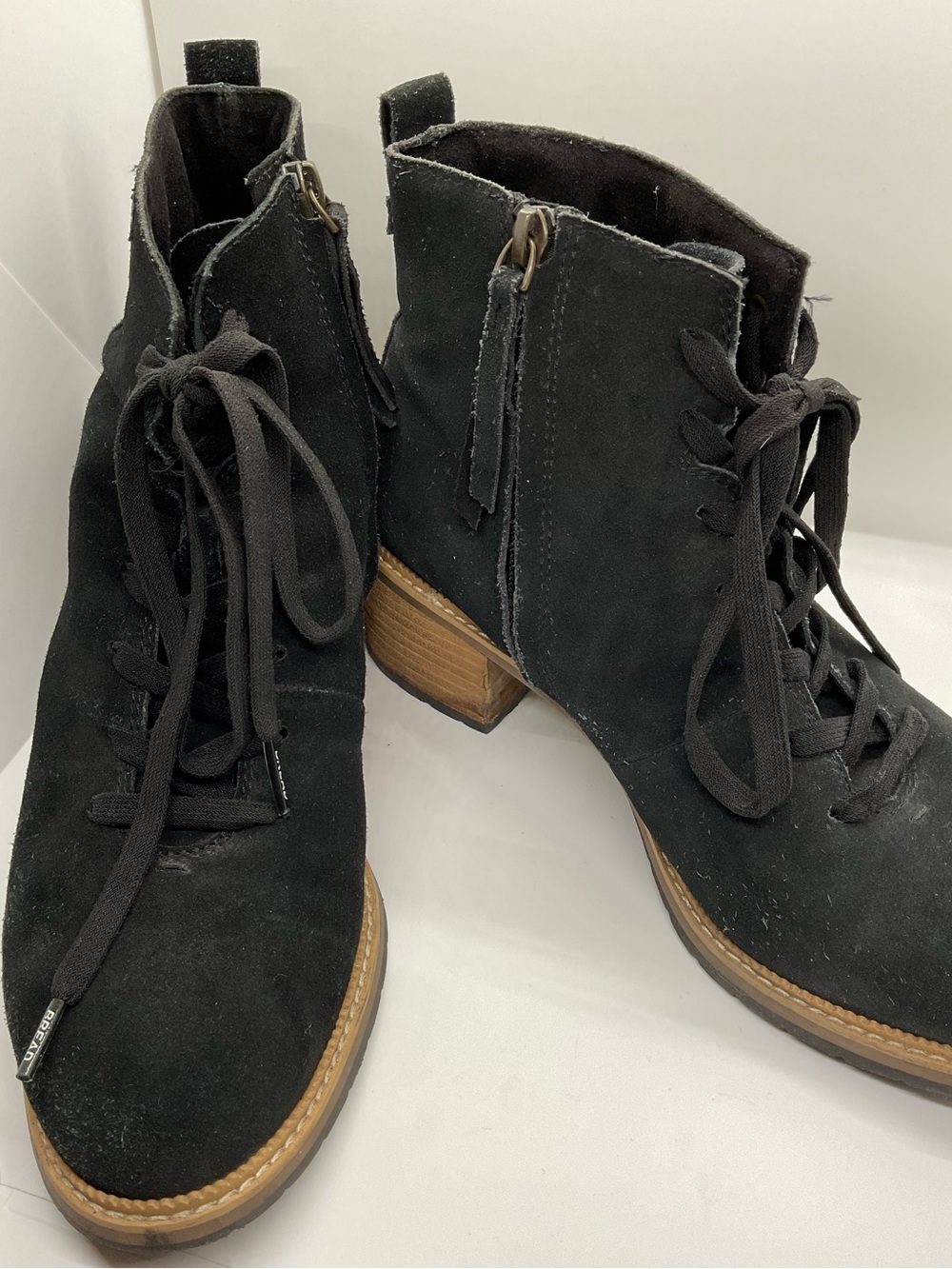 TOMS “Finn” black suede lace-up ankle Boots booties stacked block heel size 11